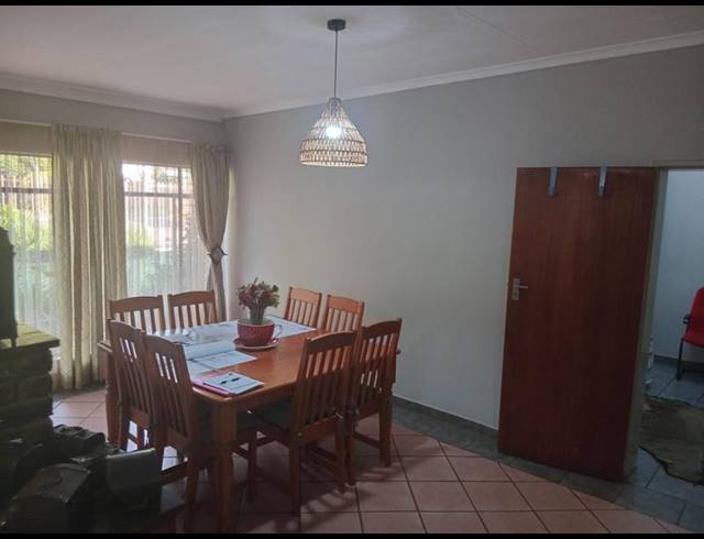 4 BEDROOM HOUSE FOR SALE IN WIERDA PARK